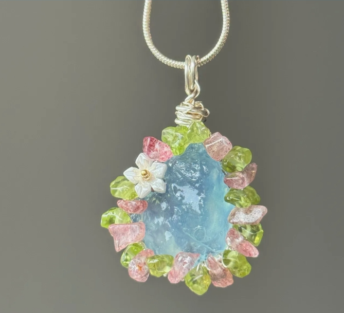 Handmade Irregular-shaped colorful crystal pendant necklace, Magic Natural Stone and Silver-plated Necklace