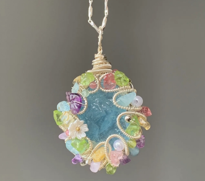 MoJone Original Handmade Round Flower-shaped Pendant, Natural Stone and Silver-plated Necklace