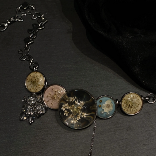 Cyberpunk Retro Choker Necklace, Silver Dried Flower Specimen Pendant Choker, Y2K Choker, stylish and cool, niche appeal