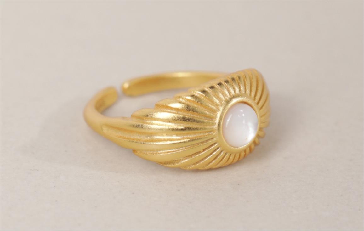 MoJone Frech Chic Vintage Original Mother-of-pearl Ring for Female