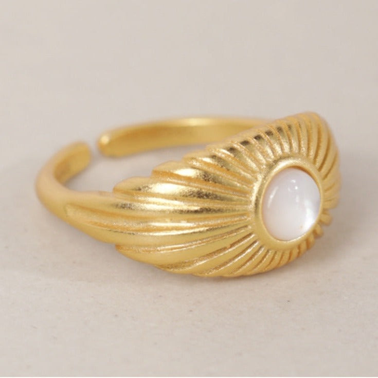MoJone Frech Chic Vintage Original Mother-of-pearl Ring for Female