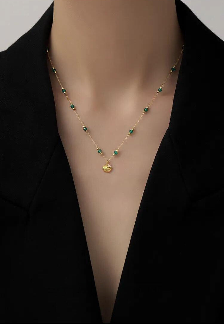 Elegant Emerald Necklace with 18k Gold-Plated Seashell Pendant – Collarbone Chain