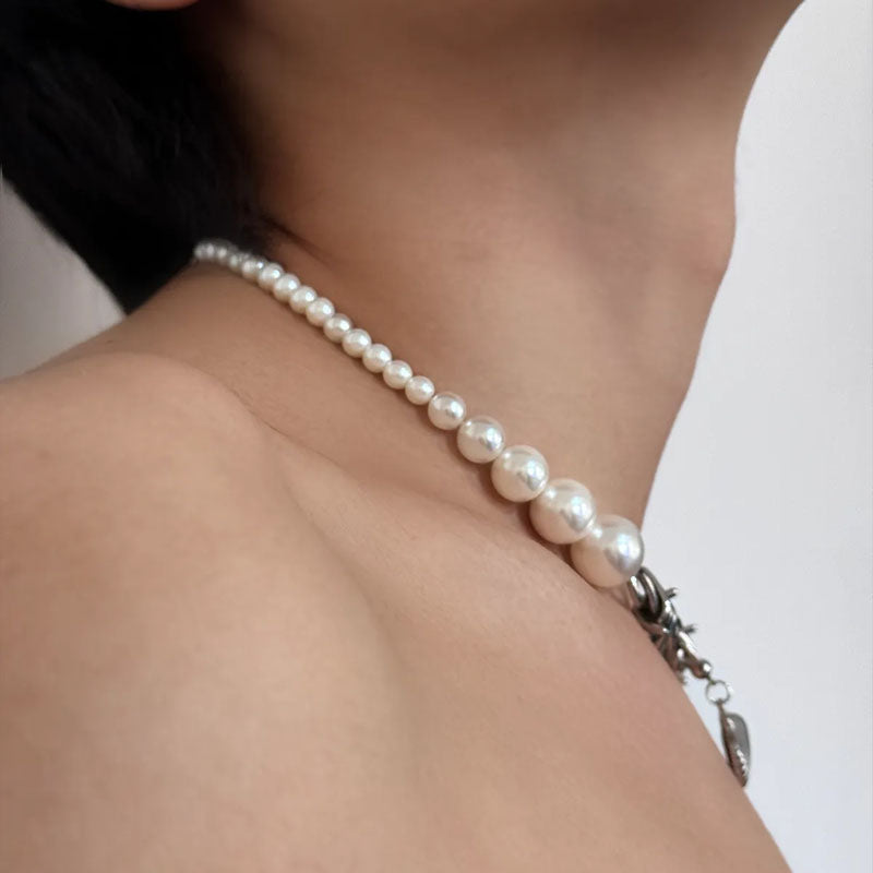 Retro Shell Pendant Necklace Black and White Pearl Patchwork Choker for Women Party Jewelry Mother's Day Gift