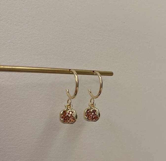 Pomegranate Necklace for Women, Summer Clavicle Chain, French Light Luxury, Original Niche Design with Chinese Style