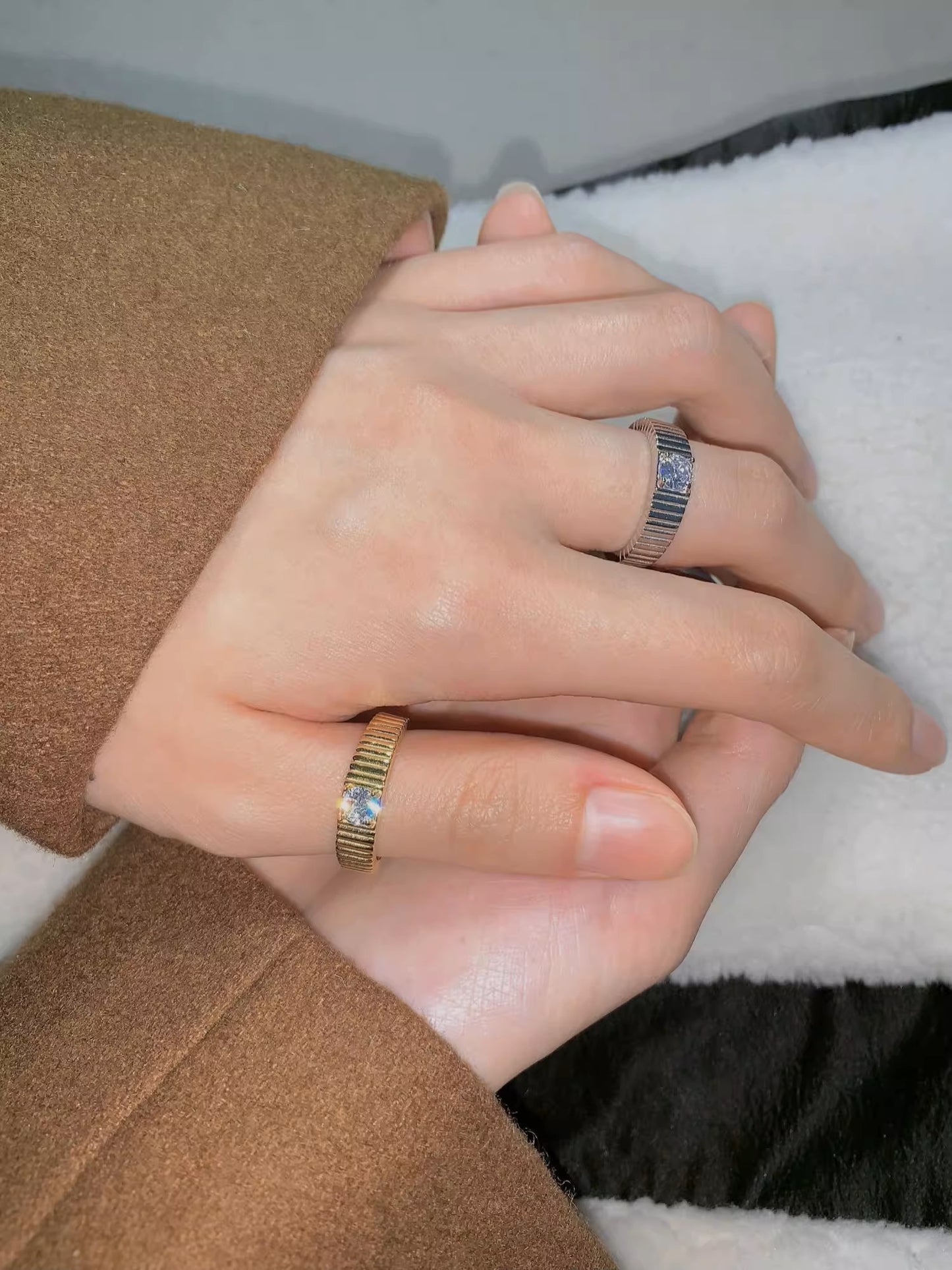 MoJone Stylish Sterling Silver Open Ring with Zircon for Couples