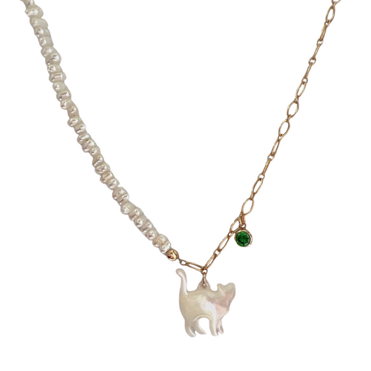 Elegant 14k Gold-Plated Natural Mother-of-Pearl Cat Pendant with Lustrous Pearl Necklace