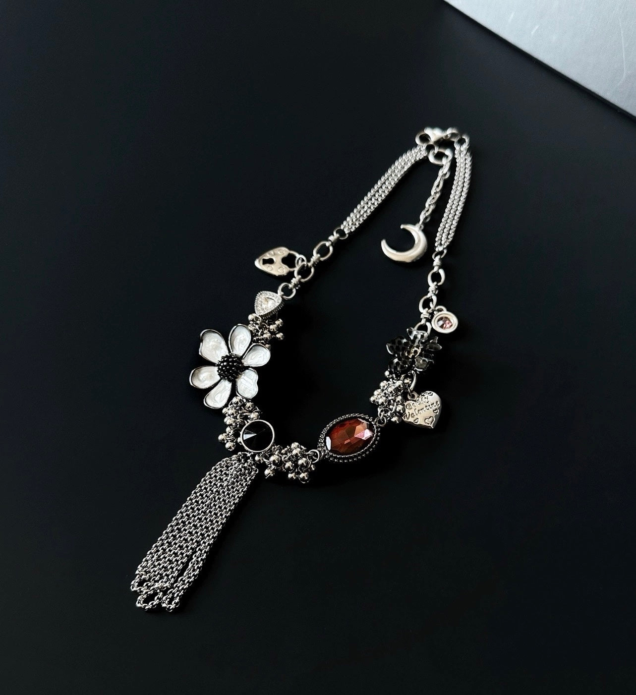 Punk vintage floral tassel pendant necklace with flowers, ruby, heart pendant, Y2K choker, trendy eclectic necklace, perfect unique gift.