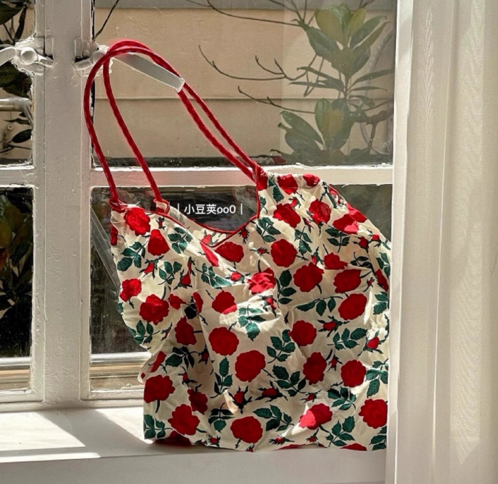 Retro illustration floral shopping bag for women, large capacity, ultra lightweight, foldable, portable single shoulder bag, canvas bag, beach bag