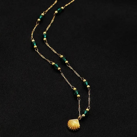 Elegant Emerald Necklace with 18k Gold-Plated Seashell Pendant – Collarbone Chain
