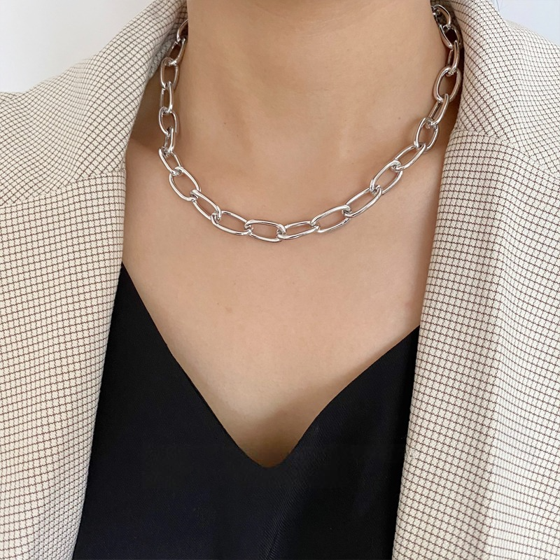 Bold Double Layer Necklace, Irregular Pendant, Adjustable Chain Lengths, Fashion-Forward Accessory