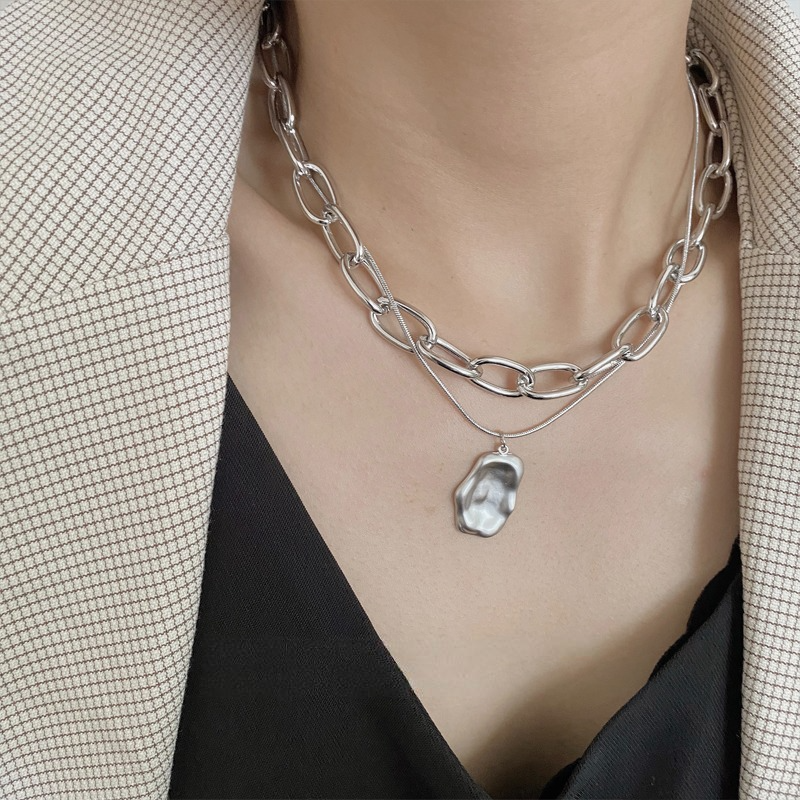 Bold Double Layer Necklace, Irregular Pendant, Adjustable Chain Lengths, Fashion-Forward Accessory