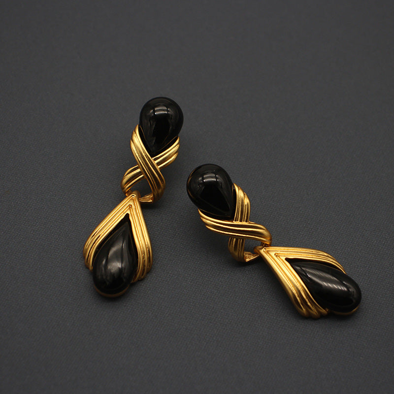 Luxurious Black Teardrop Stud Earrings with Gold-Twist Detailing, Sophisticated Evening Wear, Fashionable Water Drop Design Jewelry for Special Occasions