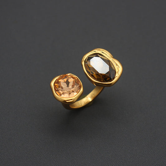 Dual-Tone Rhinestone Bezel Set Ring - Gold-Toned Elegance with Amber Accents, Fashionable Accessory for Everyday Chic & Special Events, Ideal Gift for Style Enthusiasts