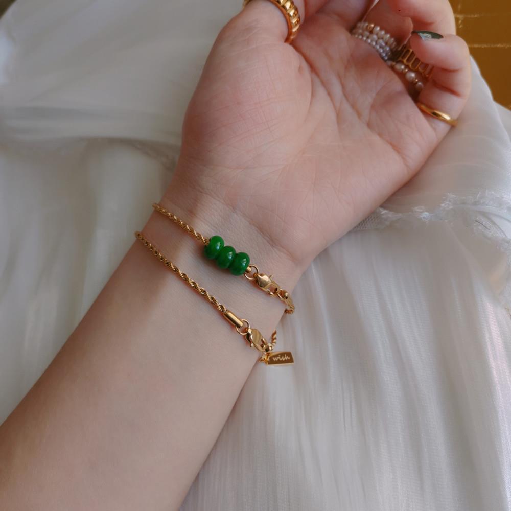 Sophisticated Twisted Rope Charm Bracelet – Versatile Gold-Tone Fashion Accessory