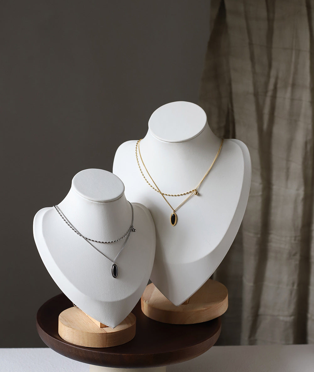 Classic French Elliptical Black Necklace Black Mirror Collarbone Necklace 18K Plated Titanium Steel, Sweater chain