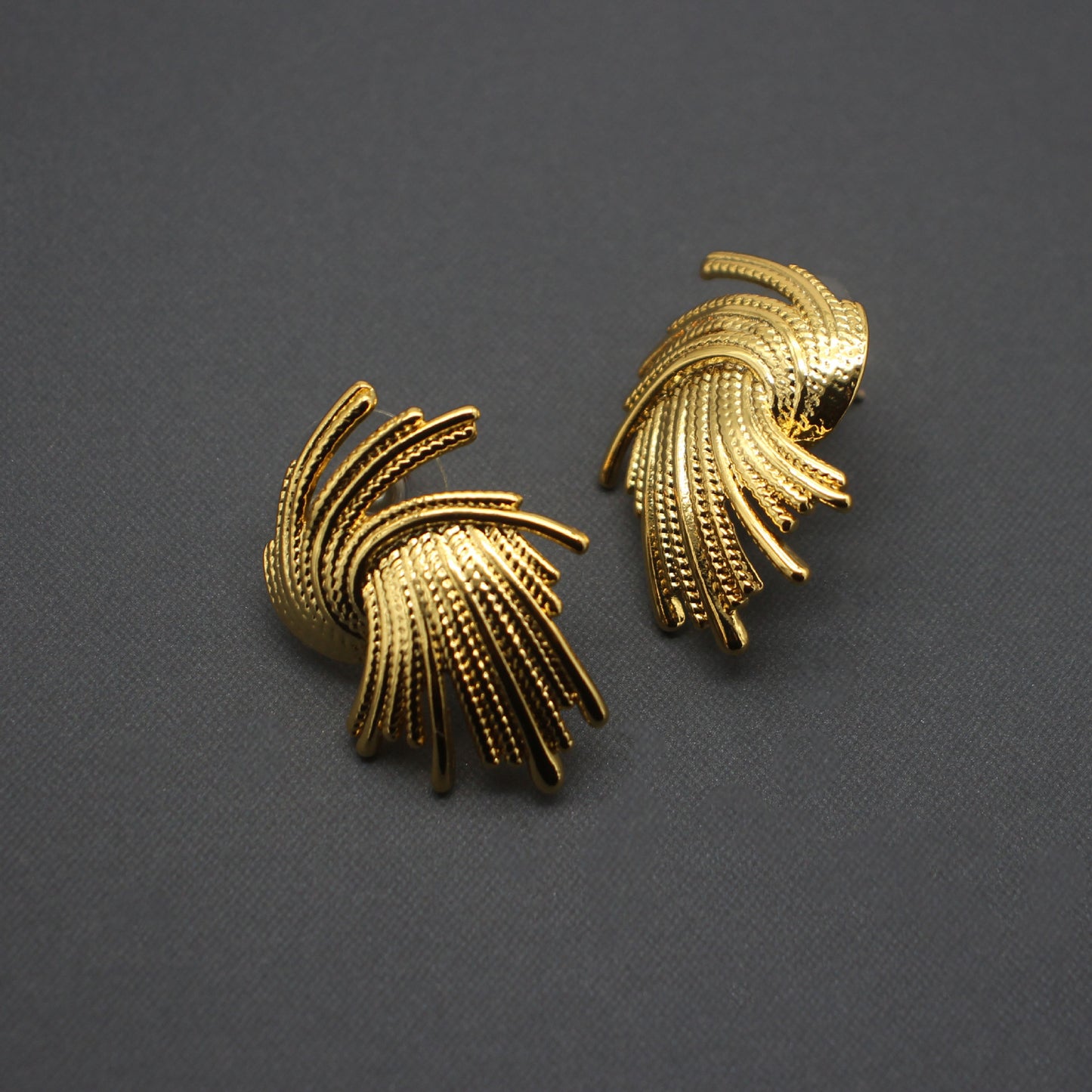 Vintage-chic burst firework design metal earrings, 18K gold-plated, stylishly elegant, uniquely designed for a standout look.