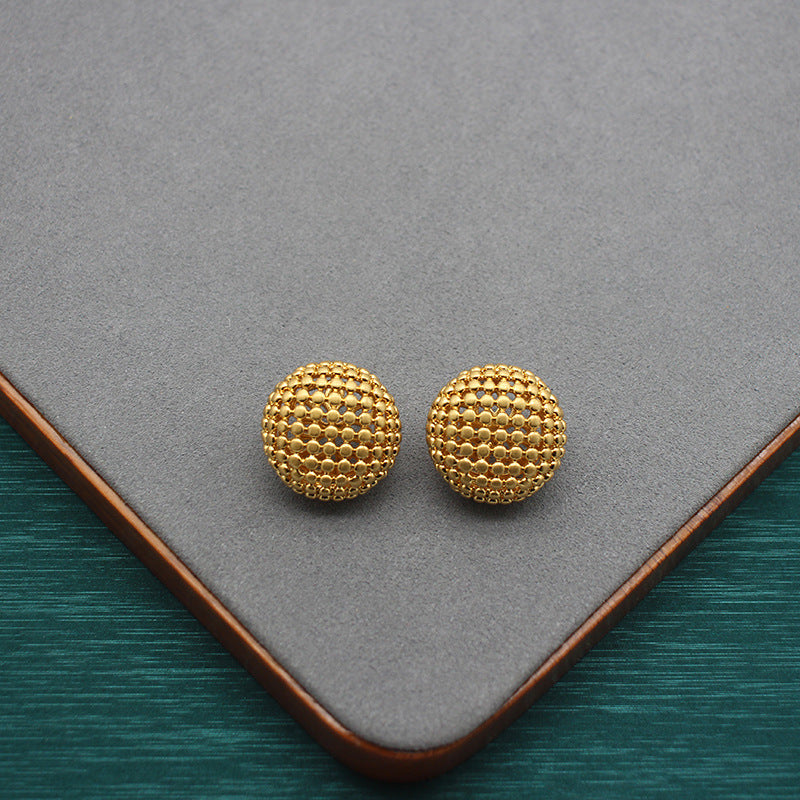 Elegant Quilted Hollow Pattern Gold-Toned Jewelry Set - Chanel Inspired Ring and Stud Earrings, Perfect for Fashionable Outfits & Sophisticated Events, Enhance Your Collection