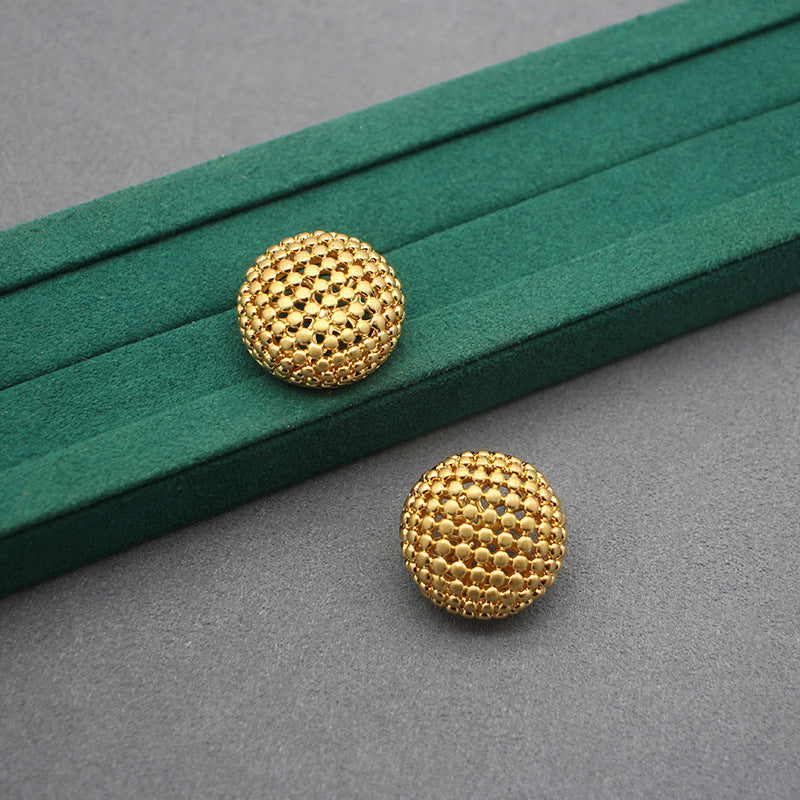 Elegant Quilted Hollow Pattern Gold-Toned Jewelry Set - Chanel Inspired Ring and Stud Earrings, Perfect for Fashionable Outfits & Sophisticated Events, Enhance Your Collection