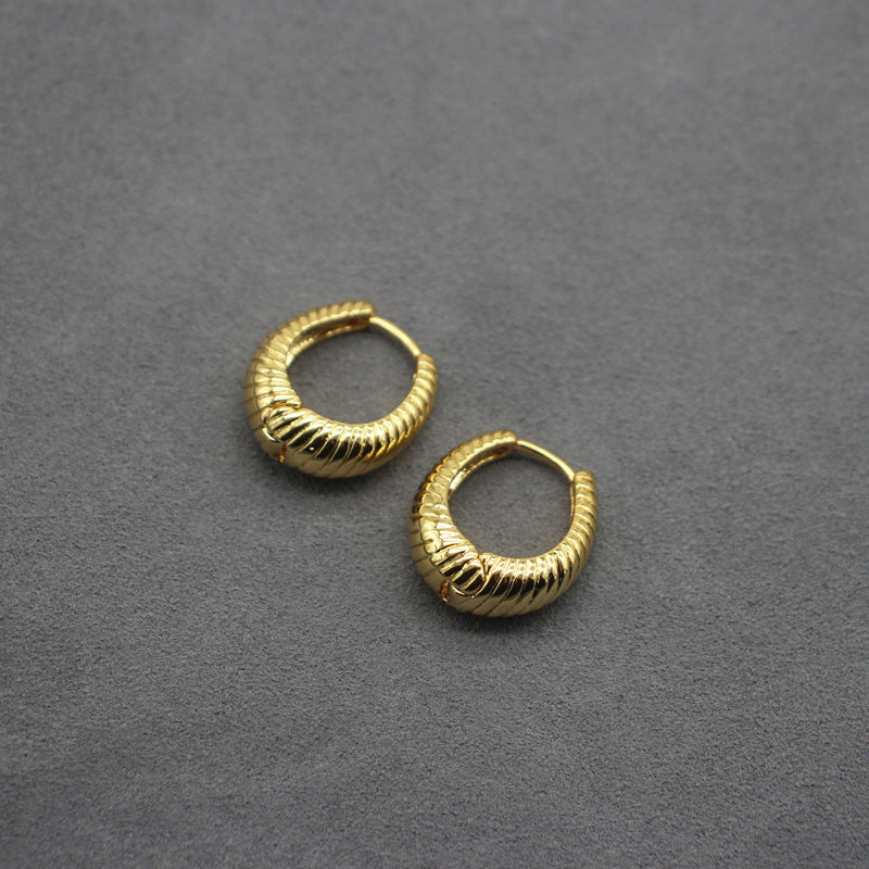 Sophisticated French-Style Gold Metal Hoop Earrings, Chic Ribbed Texture, Elegant Accessory for Fashion-Forward Individuals, Perfect for Day-to-Evening Transition