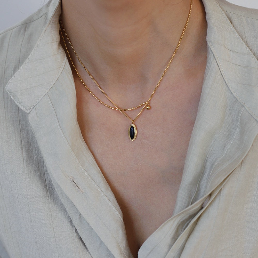 Classic French Elliptical Black Necklace Black Mirror Collarbone Necklace 18K Plated Titanium Steel, Sweater chain
