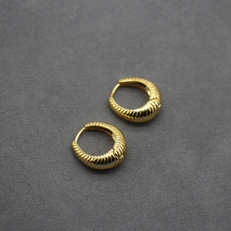 Sophisticated French-Style Gold Metal Hoop Earrings, Chic Ribbed Texture, Elegant Accessory for Fashion-Forward Individuals, Perfect for Day-to-Evening Transition