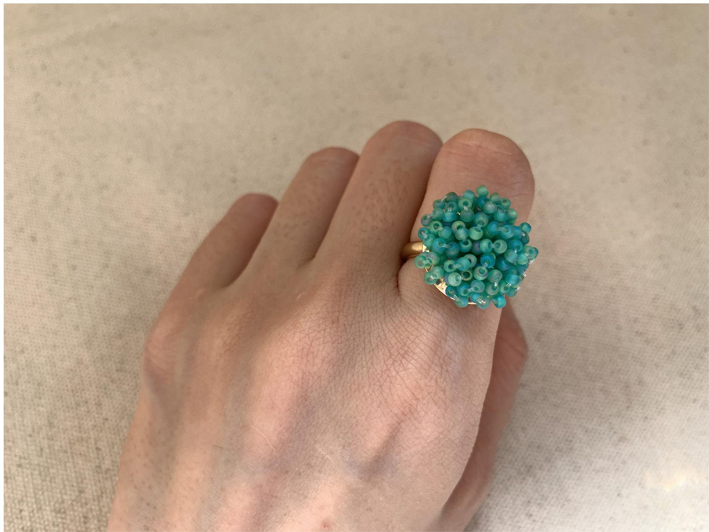 Fresh-Colored Rice Bead Woven Circular Ring, Available in Multiple Colors, Fresh and Elegant, Specially Designed Non-Matching Ring, Perfect Ladies' Gift