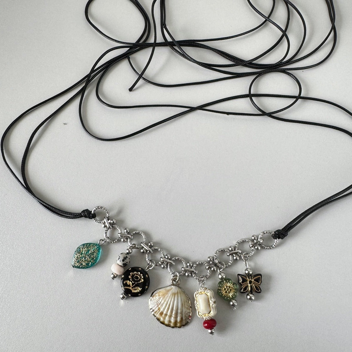 Vintage-Style Shell Flower Butterfly Bead Necklace with Aged Effect