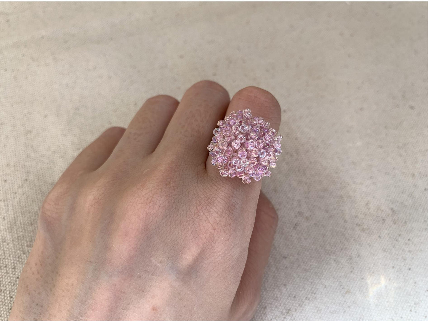 Fresh-Colored Rice Bead Woven Circular Ring, Available in Multiple Colors, Fresh and Elegant, Specially Designed Non-Matching Ring, Perfect Ladies' Gift