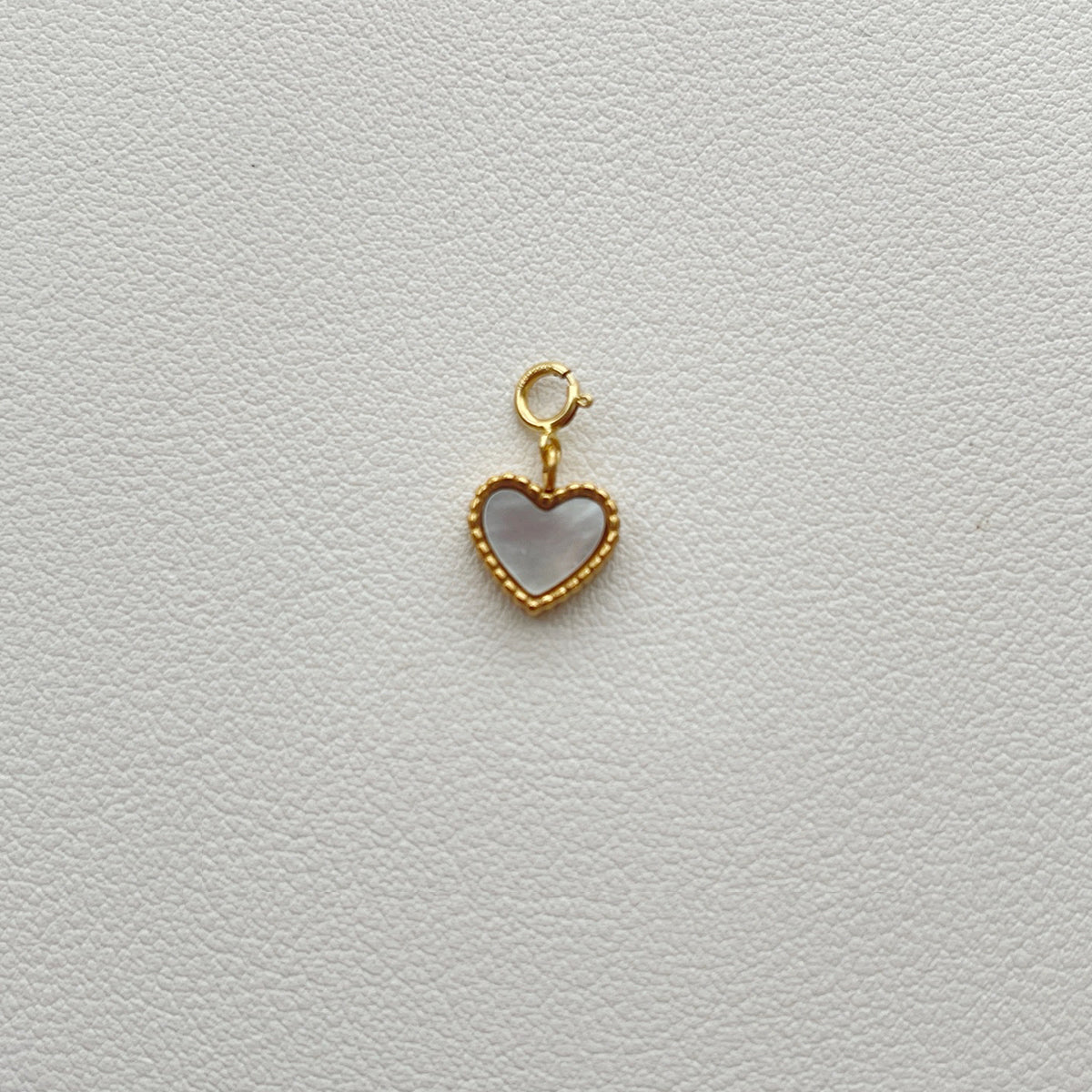 Natural Mother-of-Pearl Love Heart Titanium Steel Pendant with 14K Gold-Plated Clasp