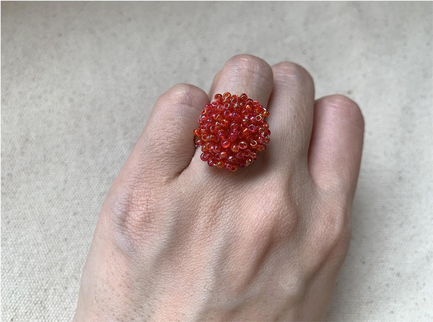 Fresh-Colored Rice Bead Woven Circular Ring, Available in Multiple Colors, Fresh and Elegant, Specially Designed Non-Matching Ring, Perfect Ladies' Gift