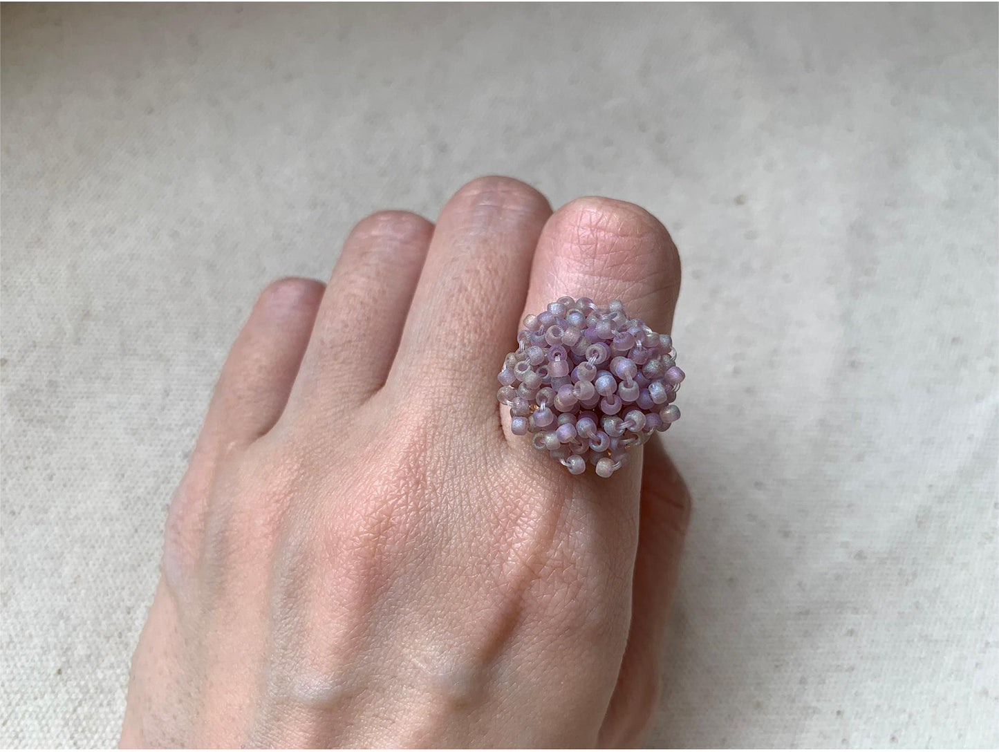 Fresh-Colored Rice Bead Woven Circular Ring, Available in Multiple Colors, Fresh and Elegant, Specially Designed Non-Matching Ring, Perfect Ladies' Gift