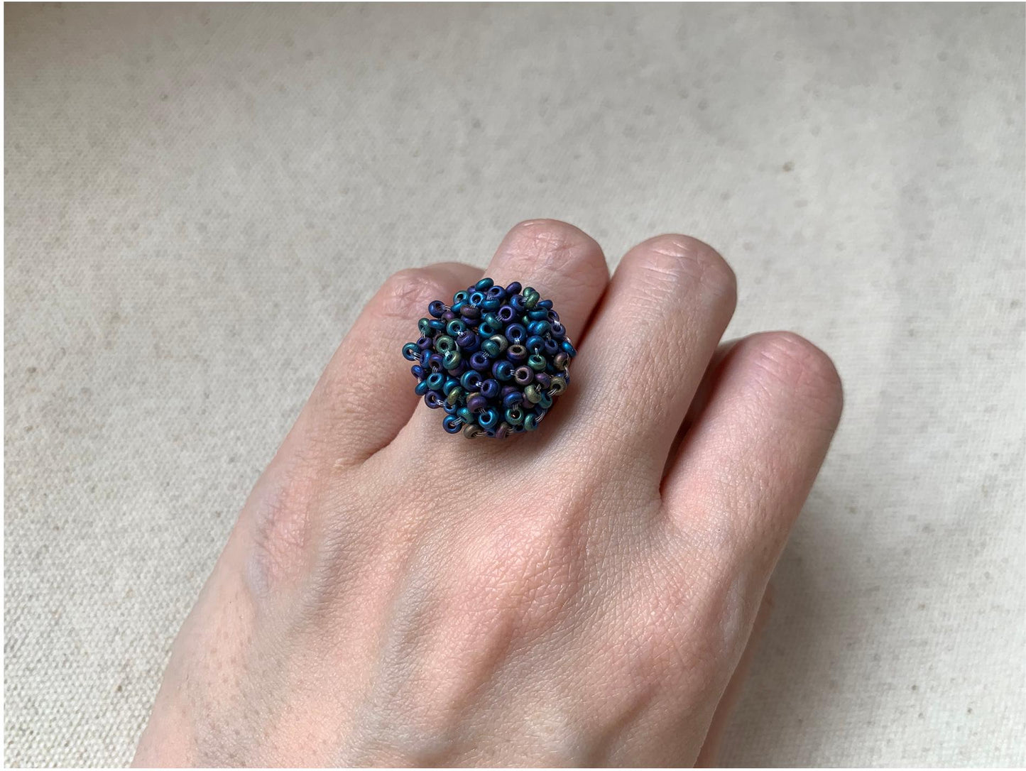 Fresh-Colored Rice Bead Woven Circular Ring, Available in Multiple Colors, Fresh and Elegant, Specially Designed Non-Matching Ring, Perfect Ladies' Gift