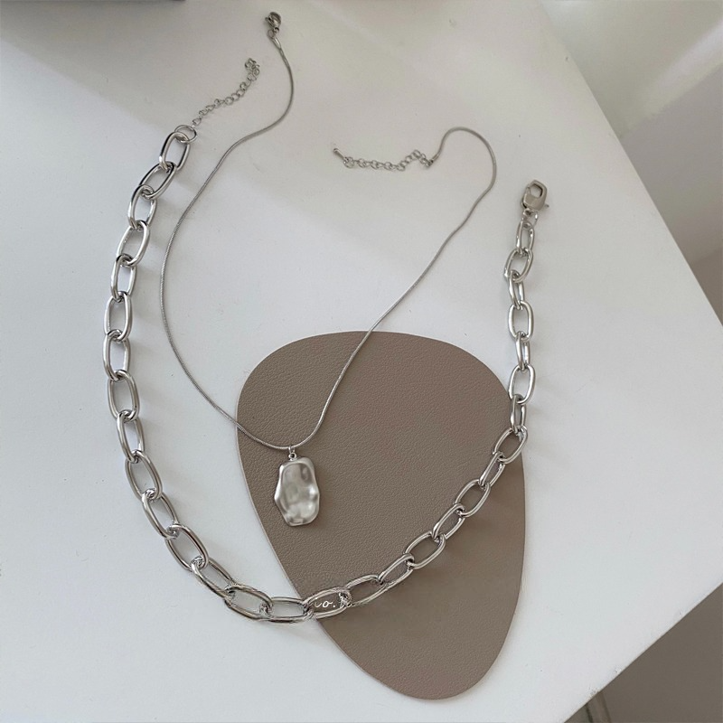 Bold Double Layer Necklace, Irregular Pendant, Adjustable Chain Lengths, Fashion-Forward Accessory