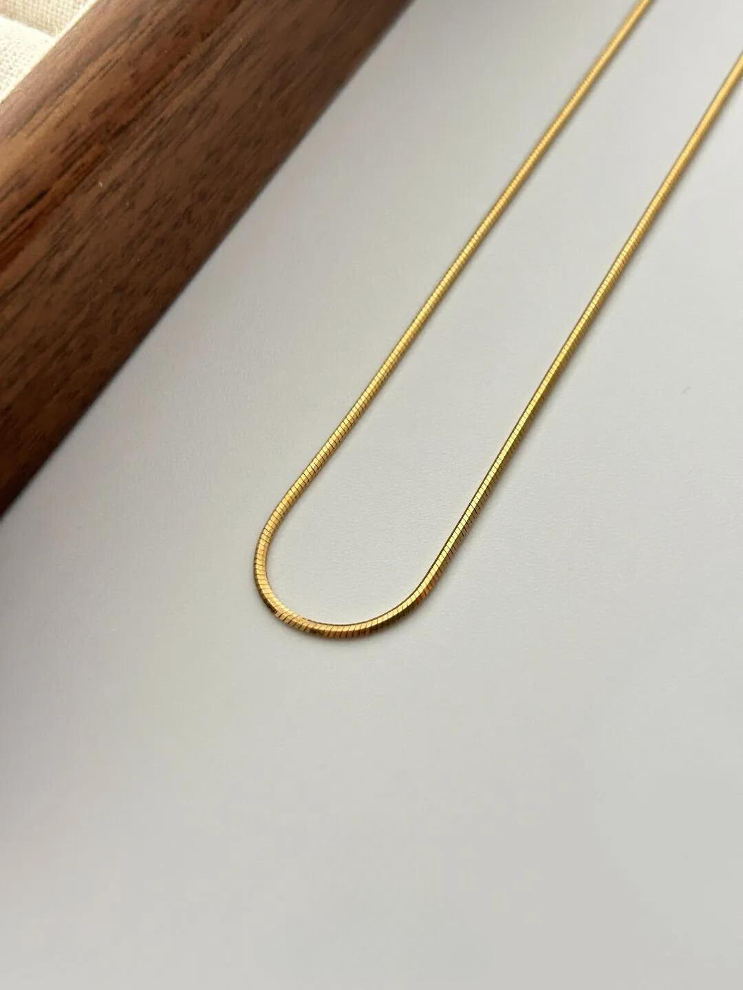 Elegant Gold-Plated Sterling Silver Snake Bone Chain Necklace – Minimalist Fashion Accessory