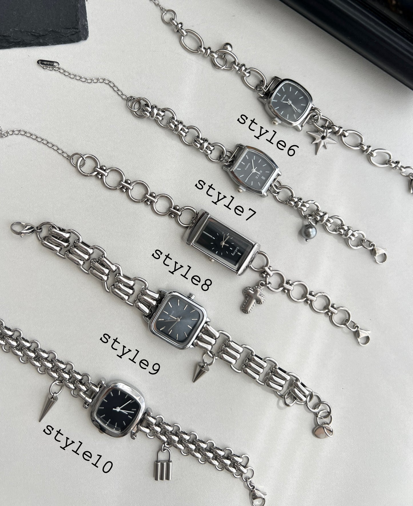 Minimalist black&white dial silver wrist watch