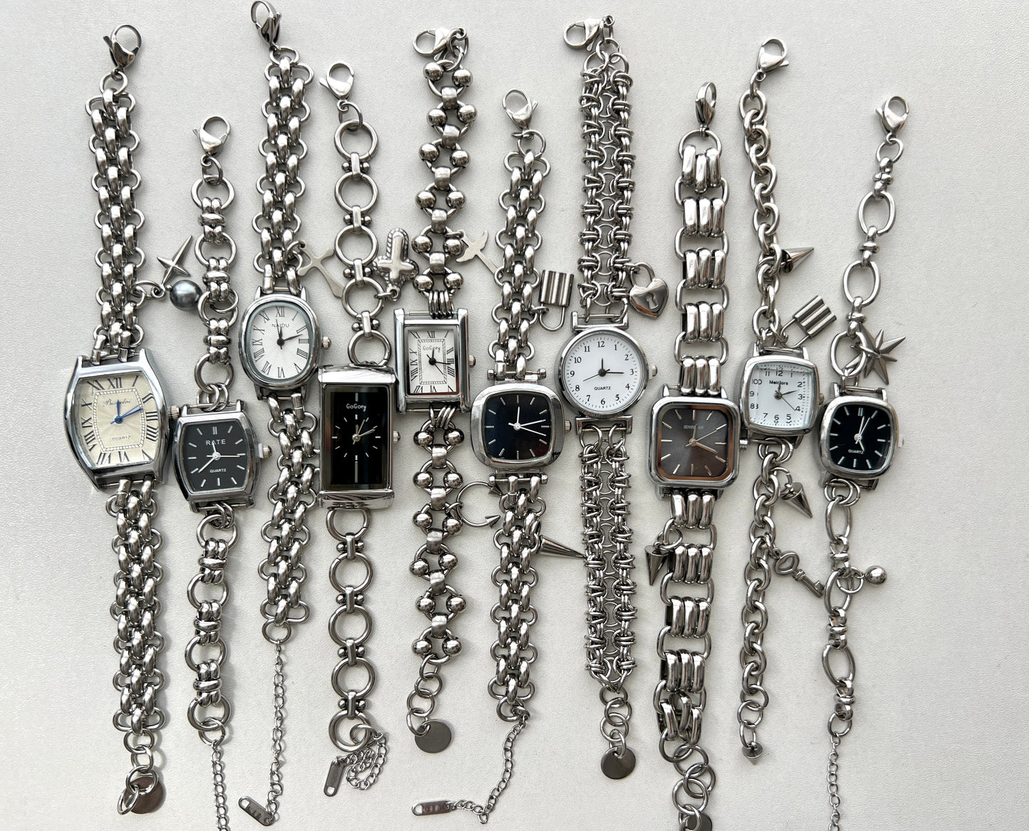 Minimalist black&white dial silver wrist watch