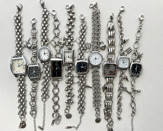 Minimalist black&white dial silver wrist watch