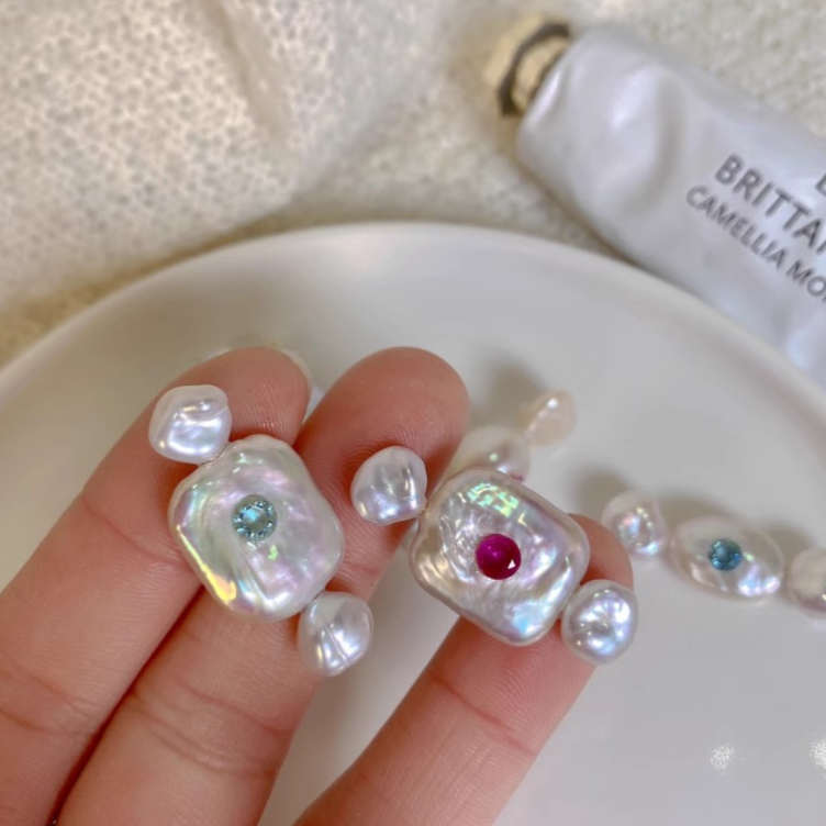 Niche Designed Sweet and Natural Baroque Pearl Candy Earring