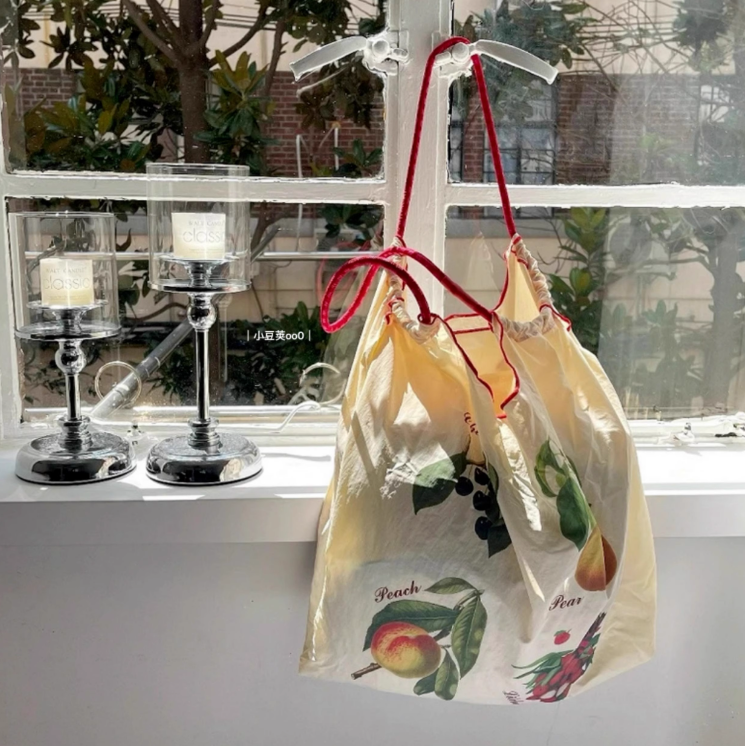 Retro illustration floral shopping bag for women, large capacity, ultra lightweight, foldable, portable single shoulder bag, canvas bag, beach bag