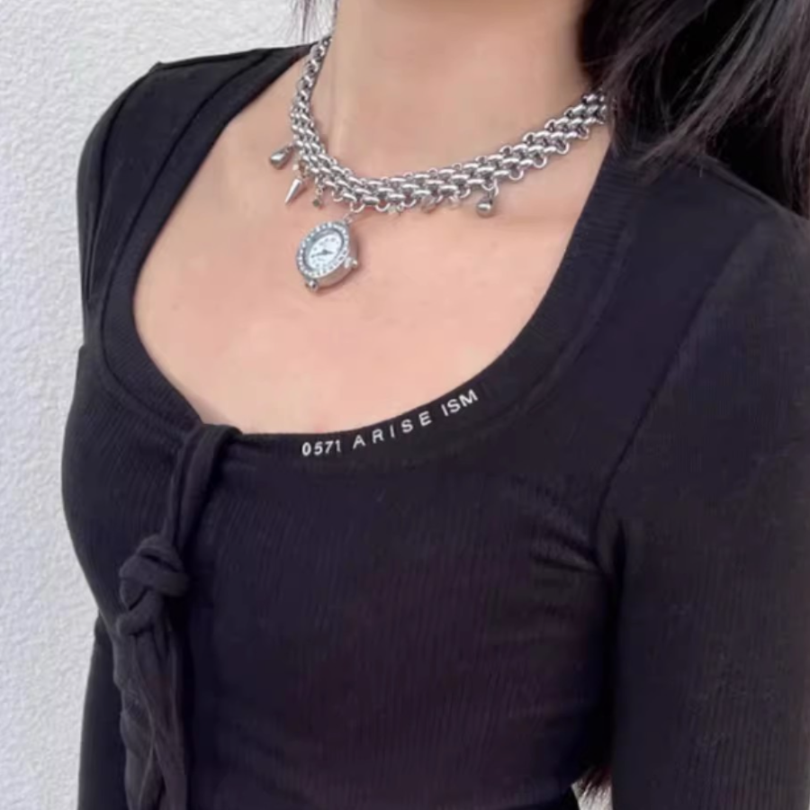 Cyberpunk Silver Vintage Watch Necklace, Gothic Punk Style, Metallic Y2K Necklace, Elegant and Fashionable, Unisex Necklace