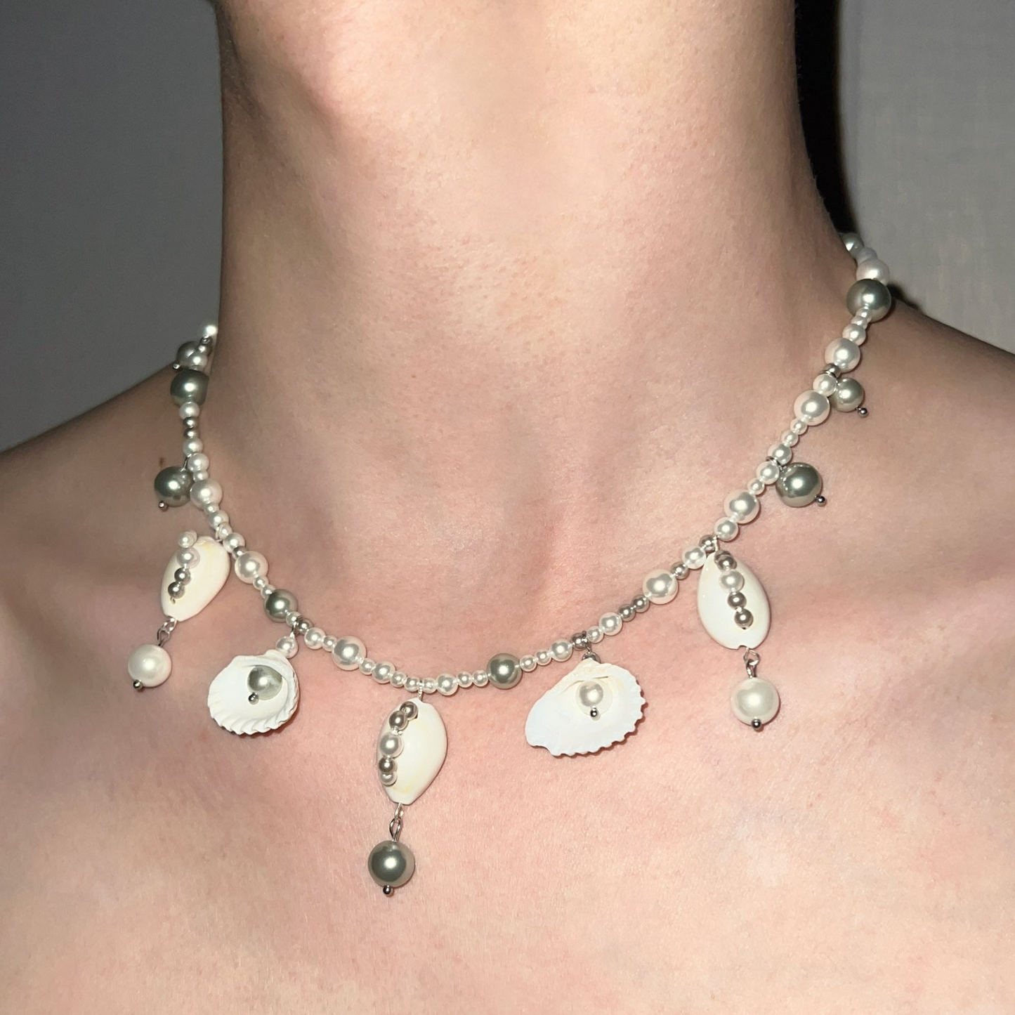 Handmade Irregular Pearl Shell Necklace Handmade Necklace Shell Necklace Alloy Pearl Pendent Bohemia Necklace for Women and Girls