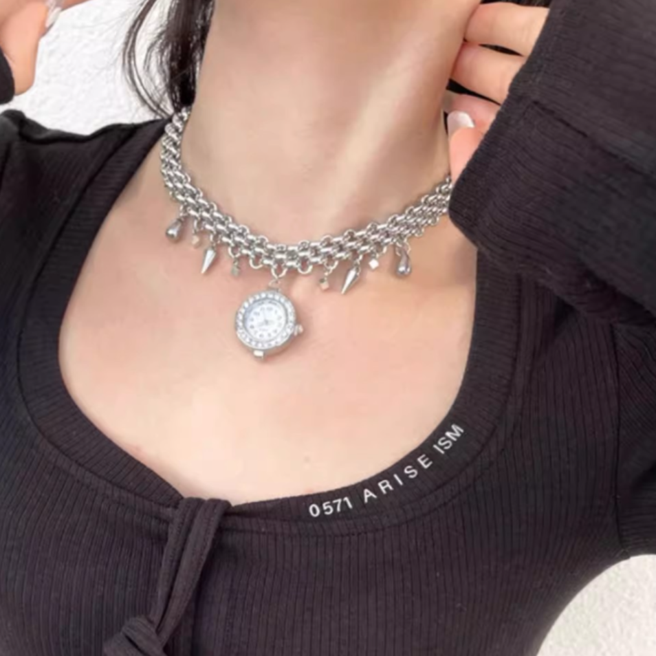 Cyberpunk Silver Vintage Watch Necklace, Gothic Punk Style, Metallic Y2K Necklace, Elegant and Fashionable, Unisex Necklace