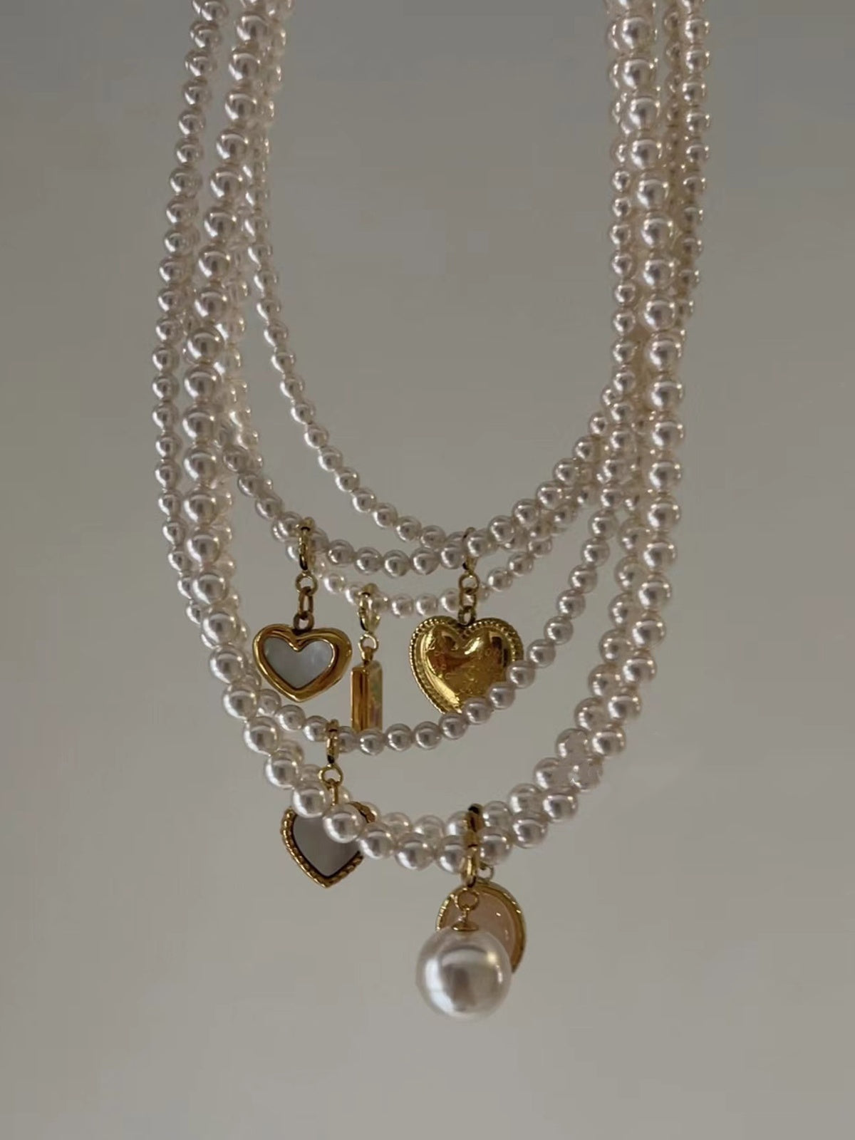 Natural Mother-of-Pearl Love Heart Titanium Steel Pendant with 14K Gold-Plated Clasp