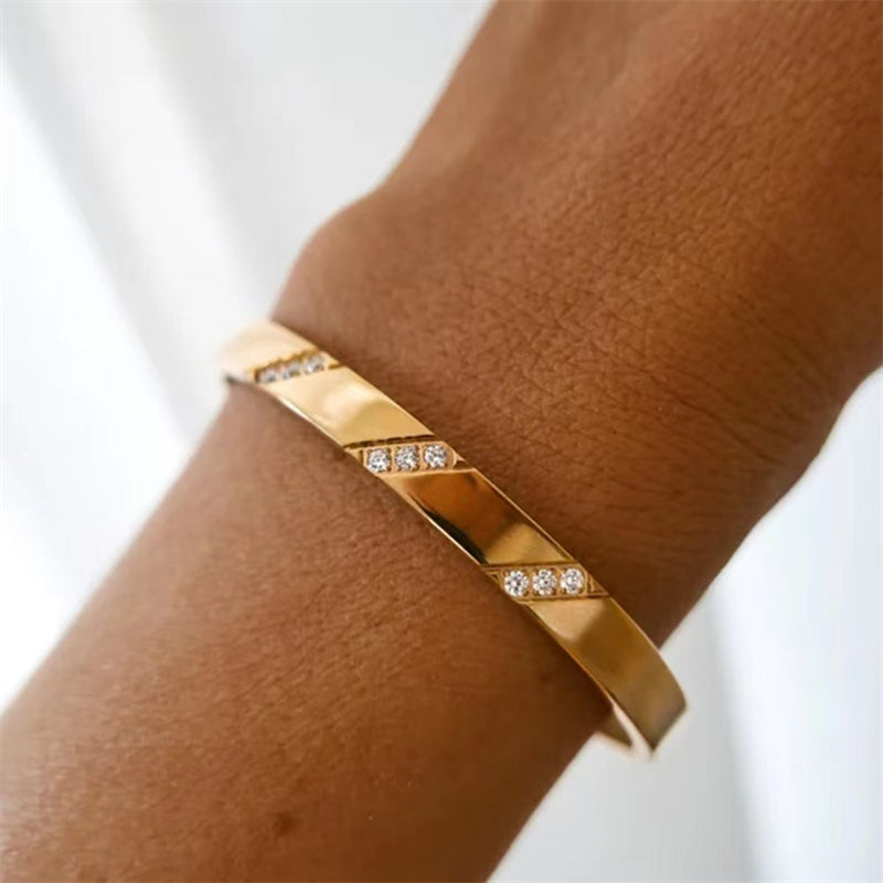 Titanium Steel Gold-Plated Diamond-Studded Bracelet