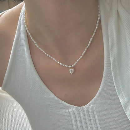 Heart-Shaped Mother of Pearl Pendant with Diamond, 18K Gold Heart diamond Pendant , Natural Pearl Necklace, Adjustable Chain
