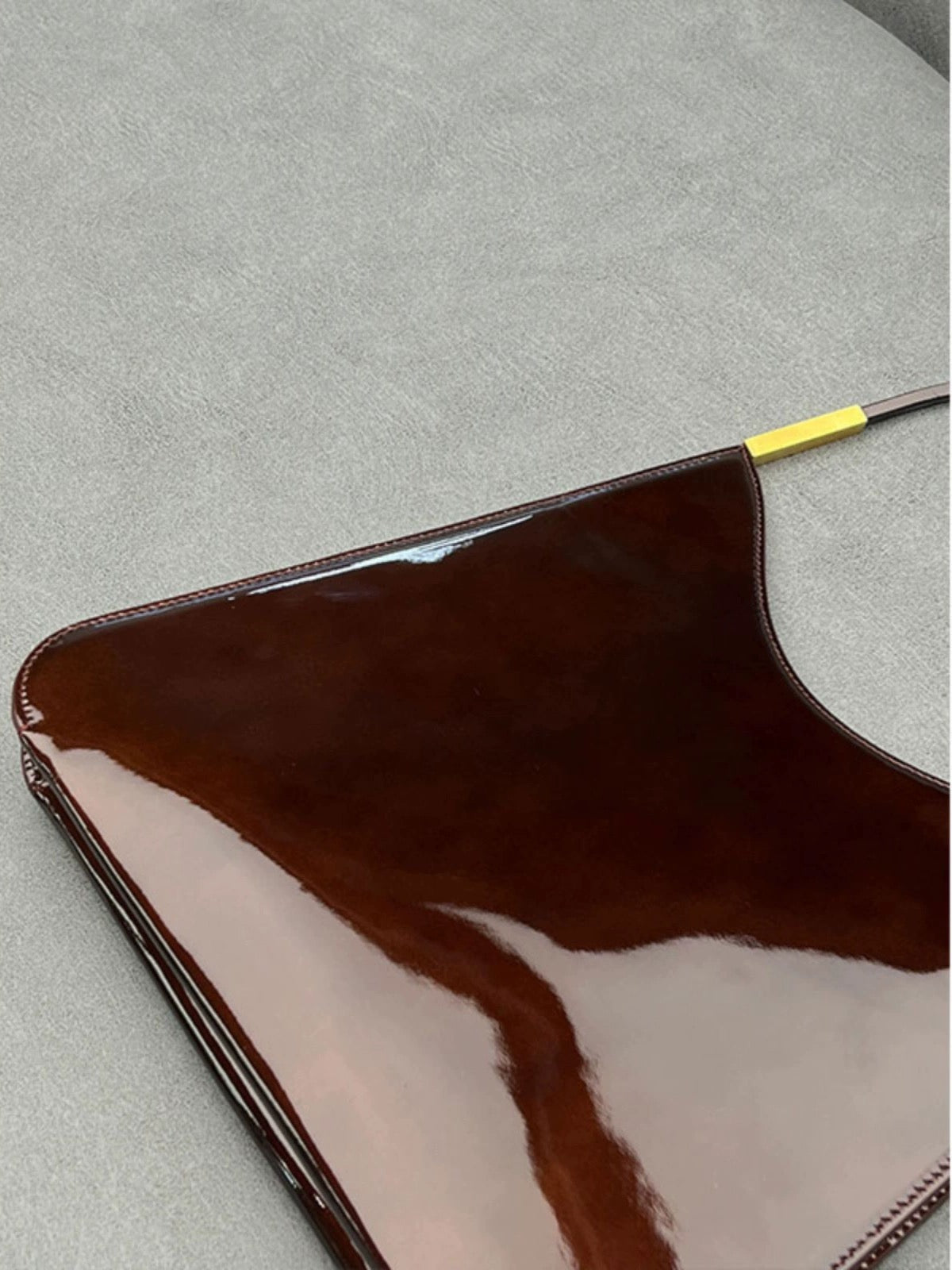 Burgundy Patent Leather Commuter Tote，Stylish and Spacious, Perfect for Every Occasion
