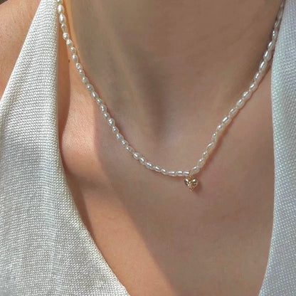 Heart-Shaped Mother of Pearl Pendant with Diamond, 18K Gold Heart diamond Pendant , Natural Pearl Necklace, Adjustable Chain
