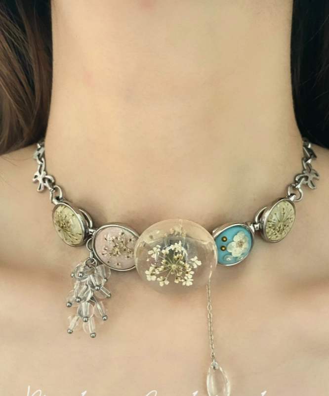 Cyberpunk Retro Choker Necklace, Silver Dried Flower Specimen Pendant Choker, Y2K Choker, stylish and cool, niche appeal