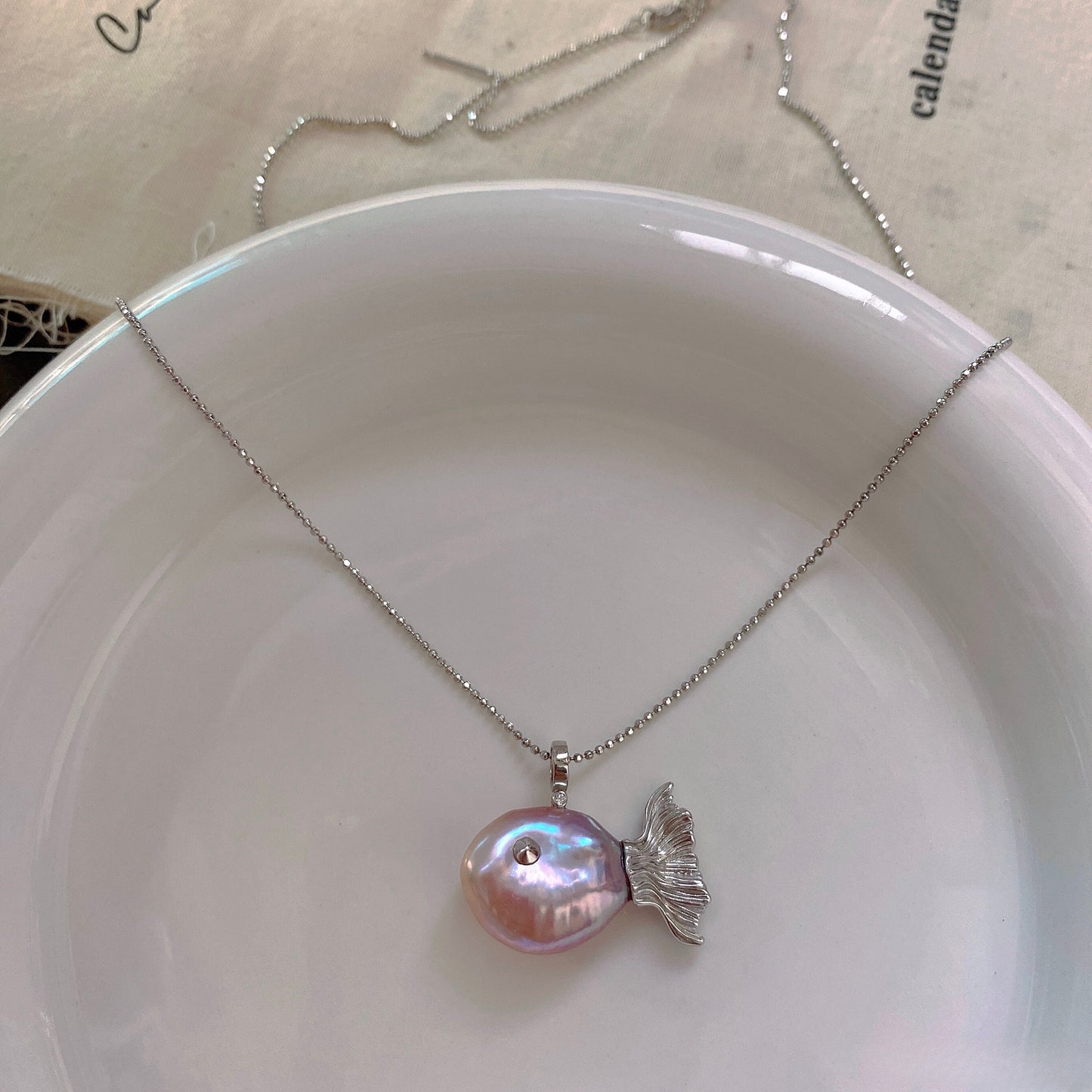 Charming S925 Sterling Silver Pearl Fish Pendant Necklace