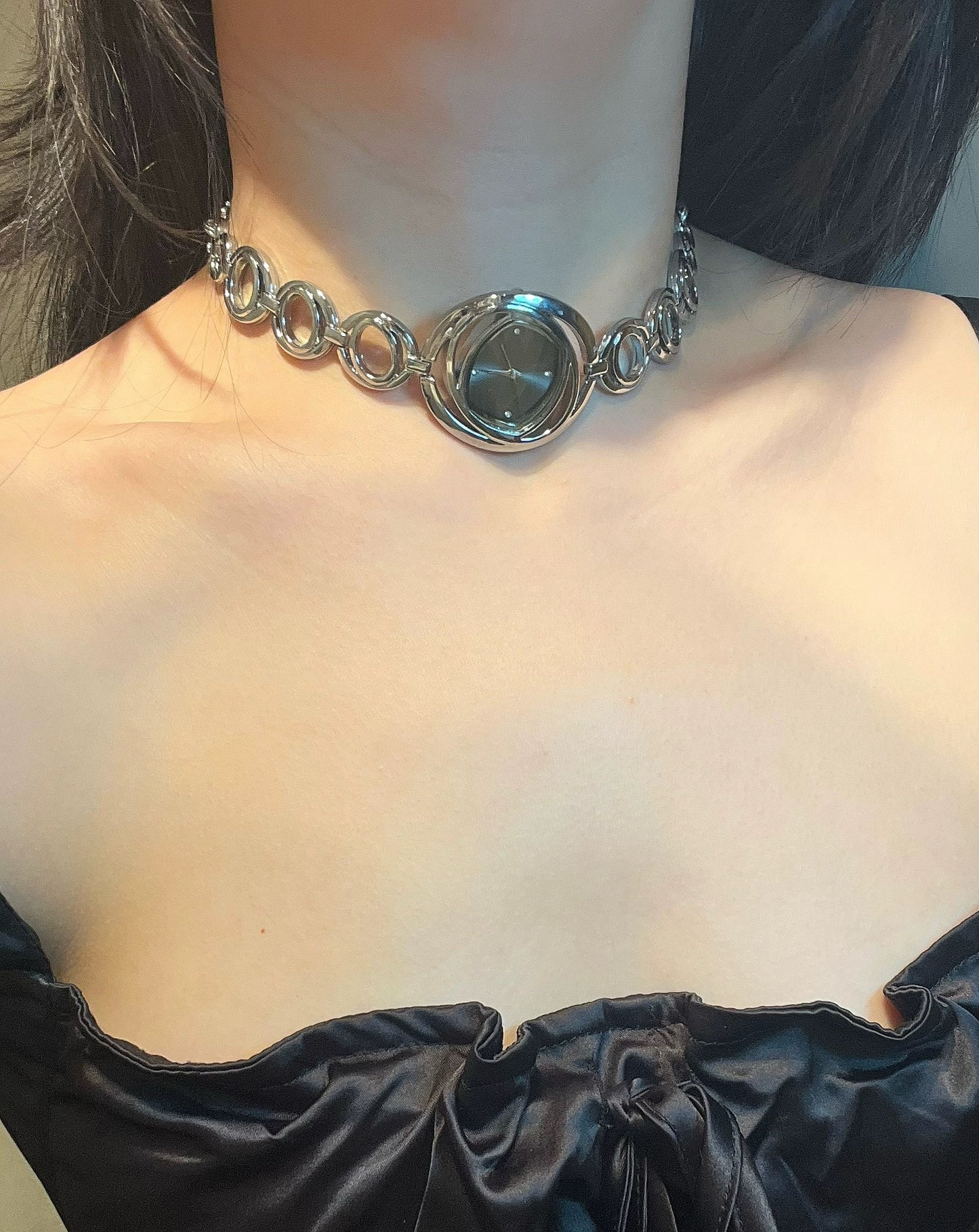 Cyberpunk Retro Watch Choker Necklace, Silver Watch Pendant Choker, Y2K Choker, stylish and cool, niche appeal, unisex.